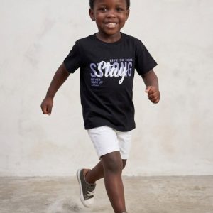 Camiseta Menino 41 preta Estampa Stay Strong TAMANHO 4