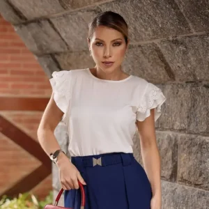 Blusa Babado em Laise na Manga