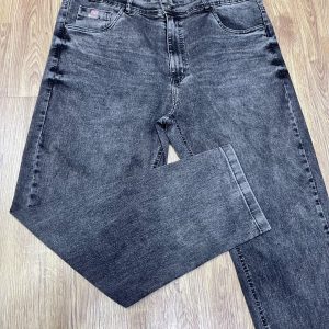 Calça Jeans Reta Plus Size Preto Stonado 002823-1