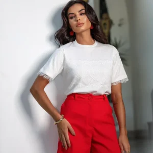 Blusa com Renda Chantily