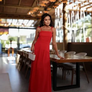 Vestido Linho Bordado na Barra