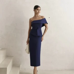 Vestido Mídi Reto com Cinto Laço