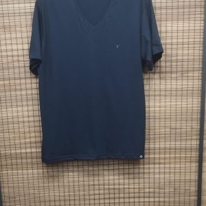 Camiseta Gola V Preto Plus Size 002383-3